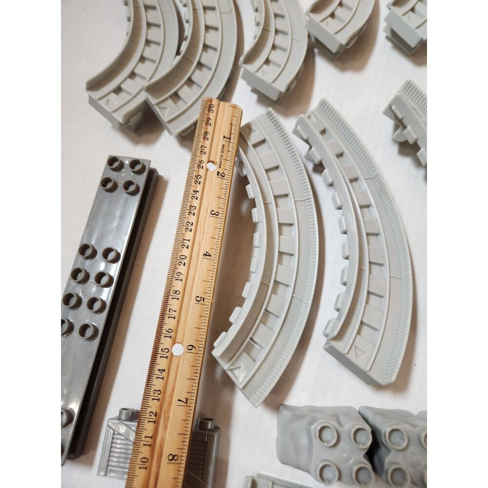 Mega Bloks Train Track Lot – Gray Rails + Extras - Picture 11 of 12